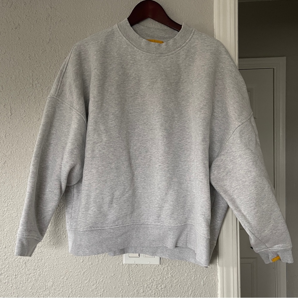 Yellow label co. Distressed Crewneck light grey Sweater unisex one size - Picture 2 of 8